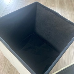 折りたたみ収納オットマンの画像
