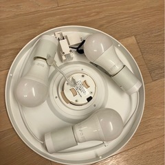 IKEAシーリングランプ 電球型LED3個&リモコン付きの画像