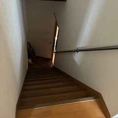 大きな木製机の画像