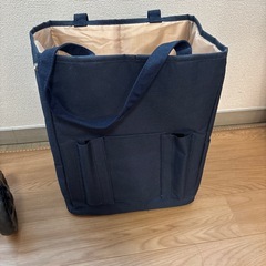 買い物カート、買い物バッグの画像
