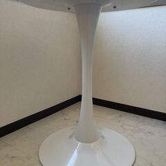 【美品】北欧風のカフェテーブルの画像