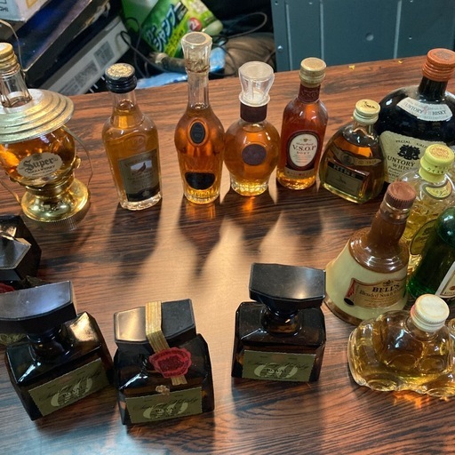 ウイスキーやブランデーのミニチュアボトル　古酒