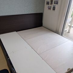 ニトリクイーンサイズベッドフレームの画像