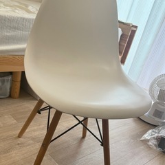 【3点セット(バラ可能)】テーブル　椅子　チェスト　　　　　の画像