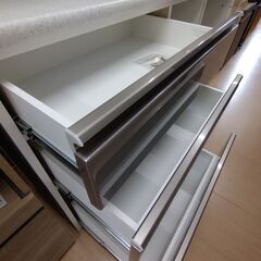 リユースのサカイ浦和店【E477】★食器棚 2枚扉 アルミナ2の画像