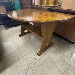 木製半円形テーブル の画像