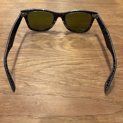 レイバンサングラス割れありの画像