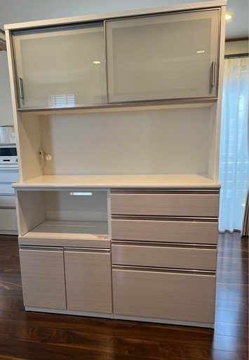 ニトリ製食器棚