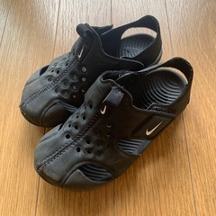 NIKE キッズ　シューズ　靴の画像