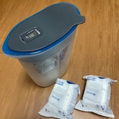 【お譲り先決定】BRITA 浄水ポット　浄水部容量:1.0L(全容量:1.5L) ファンの画像