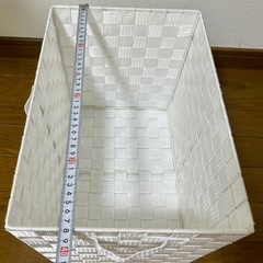 【決まりました】白い入れ物  ４個の画像