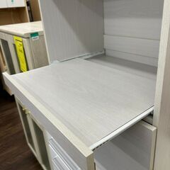 【リユ-スのサカイ広島石内店】ジモティ割！2枚扉食器棚/クリ-ニング済み/HG-7426/広島市 家具　佐伯区 家具　南区 家具　西区 家具　東区 家具　中区 家具　安佐南区 家具　安佐北区 家具　安芸区 家具　府中町 家具　海田町 家具　熊野町 家具　坂町 家具　廿日市市 家具																		 																		の画像