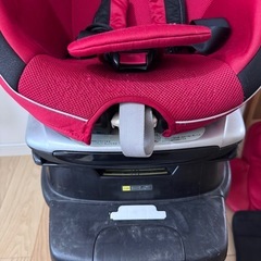 チャイルドシート新生児〜4歳程度　Combi ラクティアターンの画像