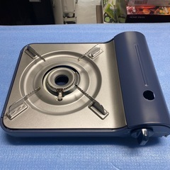 カセットコンロ　【美品】アイリスオーヤマ　おまけ付き　お鍋　キャンプなどに　小倉北区　の画像