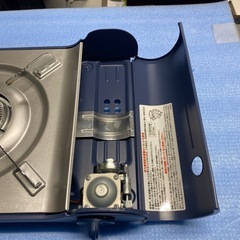 カセットコンロ　【美品】アイリスオーヤマ　おまけ付き　お鍋　キャンプなどに　小倉北区　の画像