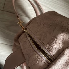 【ジャンク品】ピンク🩷ゴールドがポイント✨のショルダーバッグの画像
