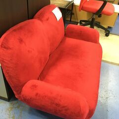 ★リユースのサカイ横浜南店★YM1487  2人掛けソファ レッド W102×D66×H62 クリーニング済みの画像