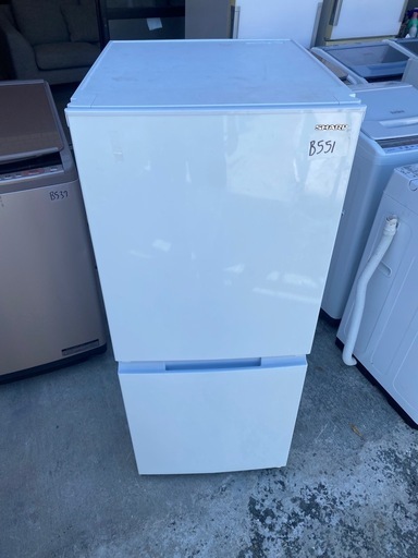 NO B551🌈福岡市内配送設置無料✨🌈シャープ SHARP 冷蔵庫(幅49.5cm) 152L つけかえどっちもドア 2ドア ホワイト SJ-D15G-W 2021年