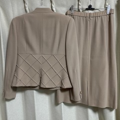 ジュンアシダ　レディーススーツ
の画像