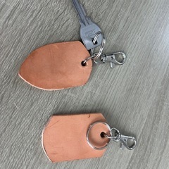 牛革キーチャーム、
の画像