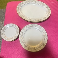 上品なお皿セット　Noritake の画像