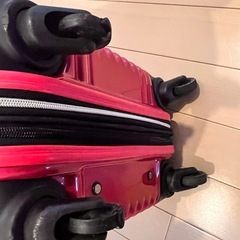 機内持ち込みサイズスーツケースの画像