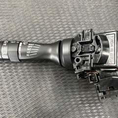 トヨタプリウス30 コンビネションスイッチ　ワイパー操作側の画像