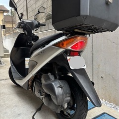 無料配送　アドレスv50 リアキャリア付き　タイヤ　カギ　ブレーキレバー　ミラー　LEDヘッドライト　サイドスタンド　fi　新品　50cc 原付　原チャリ バイク　SUZUKI スズキ　スクーターの画像