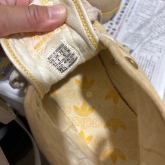 adidasの画像