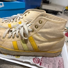 adidasの画像