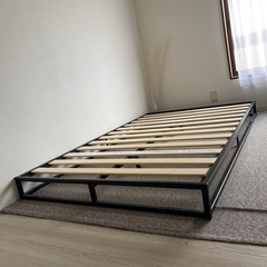 ZINUS 　セミダブル　ベッドの画像