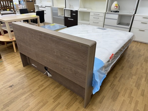 【ドリーム川西店御来店限定】新品　シモンズ　ベッド本体のみ　BSボックス　ステーションタイプ　ワイドダブルサイズ／クリーニング済み【2125690000000261】