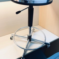 ノーリツイス　作業用チェア　導電チェア（スツールタイプ）　導電ビニールレザー張り　リング付きの画像