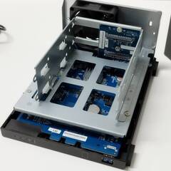 ASUSTOR NAS AS1002T v2/外付けハードディスクの画像