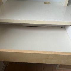 IKEA 学習机の画像