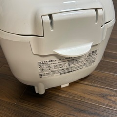 象印 ZOJIRUSHI マイコン炊飯器 1升炊き ホワイト NL-DS18-WAの画像