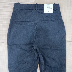新品H&Mスラックスパンツの画像