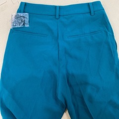 新品ユニクロフレアパンツの画像