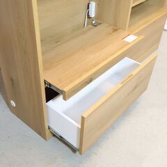 大川の家具メーカー吉川木工のアイランド間仕切りキッチンカウンターです。ナチュラルテイストや北欧スタイルなどにおススメのキッチンボード！スライド天板収納やドロワー、棚と収納量も豊富♪の画像