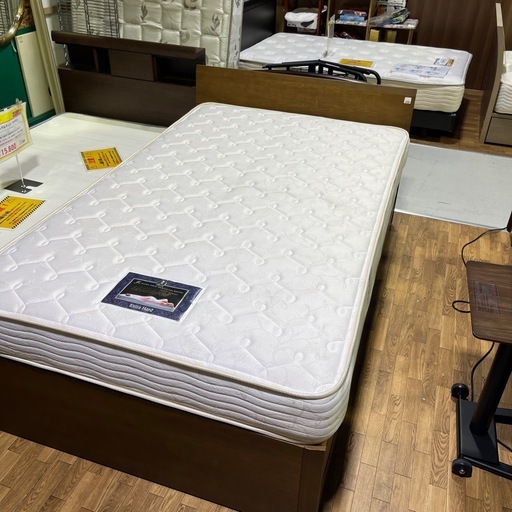 セミダブルベッド！マットレスシモンズ！