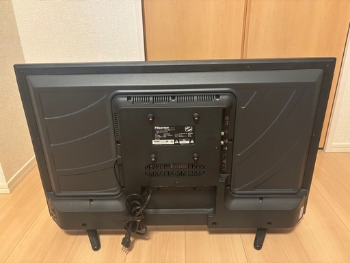 テレビ32型、リモコン付(¥7,800でお届けも可)