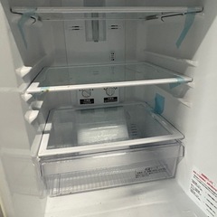 三菱2017年シルバー冷蔵庫の画像