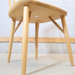 MIKIMOKU(ミキモク)のメープル無垢材を使用したナチュラルなシリーズ"楓の森"のダイニングチェアです。ウィンザータイプのクラシカルなデザインと座面のクサビが特徴的な木製椅子♪の画像