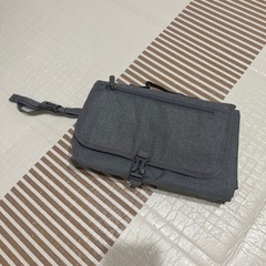 お出かけ用オムツ替えシートバックの画像