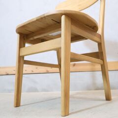 大川のメーカー関家具のバレーナ ダイニングチェア2脚セットです。オーク無垢材ならではの温もりを感じる木製椅子。ナチュラルな質感は北欧スタイルやカフェ風のインテリアに！ の画像
