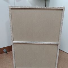 2段カラーボックスの画像