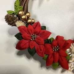 つまみ細工ポインセチアのクリスマスリースの画像