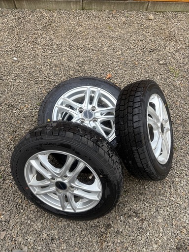 【タイヤほぼ新品】ホイール付きスタッドレスタイヤ　軽自動車用　155/65R 14