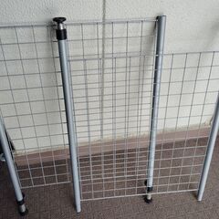 突っ張り式パーテーションの画像