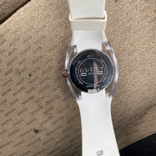 正規品GUCCIユニセックスウォッチYA137103Aメンズ